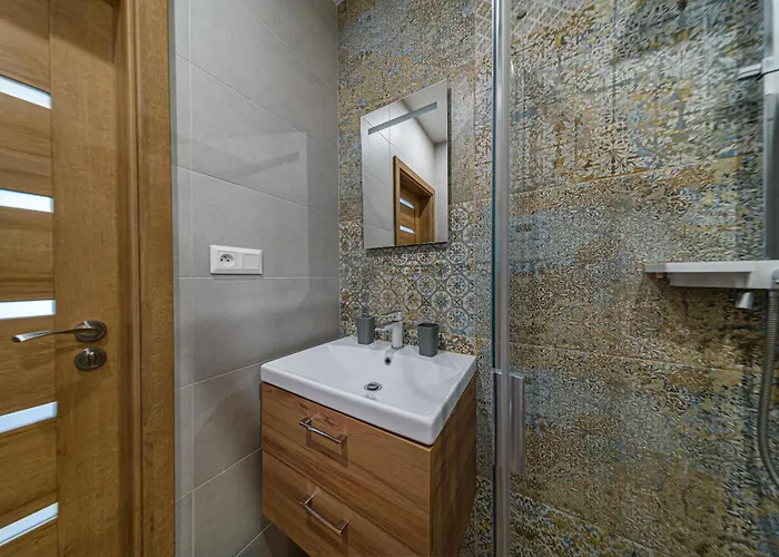 Tower Orchid & Amber *