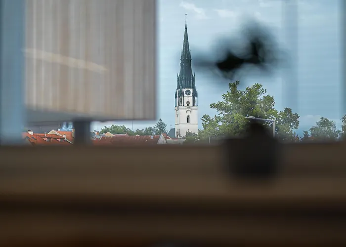 Tower Orchid & Amber Lejlighed